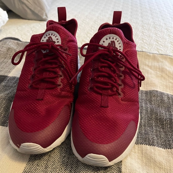 Nike Shoes - Nike Women’s Air Hurache